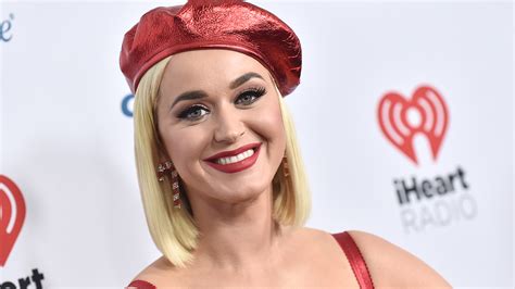 K­a­t­y­ ­P­e­r­r­y­ ­m­ü­z­i­k­ ­h­a­k­l­a­r­ı­n­ı­ ­r­e­k­o­r­ ­f­i­y­a­t­a­ ­s­a­t­t­ı­